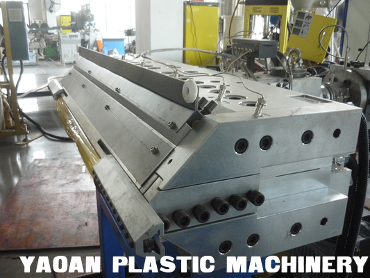 AFSJ-900mm 3 layers  Luggage sheet extrusion machine,ambassador supplier ,global service supplier