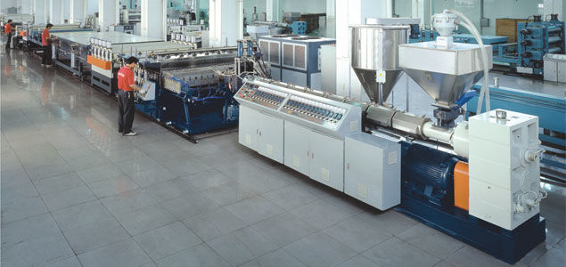 High speed PE/PP/PC hollow profile sheet extrusion line supplier