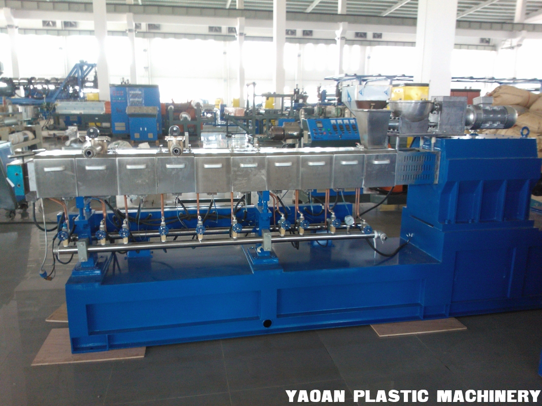 Automatic Twin Screw Extruder for 1 Year Warranty | Industrial Grade for B2B Use supplier